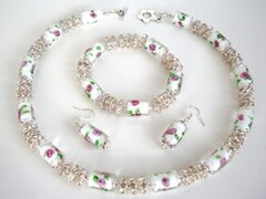 Set deosebit: colier, bratara, cercei din margele de sticla, lucrate manual